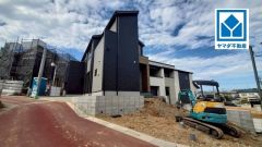 和白駅徒歩14分、都心へのアクセス良好。スーパーやコンビニなども近く周辺環境充実。快適でゆとりのある生活空間で新生活を始めましょう^^