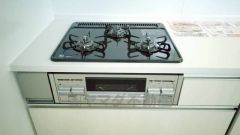 複数の調理を一度に行うことができる3口コンロ。効率よくお料理が出来ます。毎日のお料理も楽しくなりますね＾＾