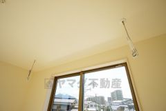 雨の日でも洗濯物が干せる室内物干し完備＾＾