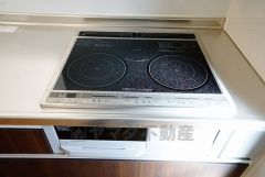 IHクッキングヒーターは火を使わないため、火災の発生リスクを抑えることが出来ます。汚れてもサッとふけてお掃除らくらく＾＾
