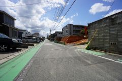 現地（2025年4月15日）撮影。大型車の通行が少なく、騒音や振動が少ないので静かで快適な生活を送れます。