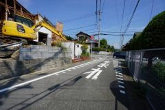 住人以外の車の進入も少なく、小さなお子様を持つご家庭にも安心です。