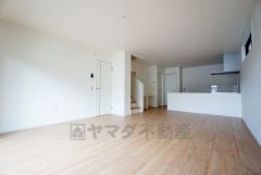 家族が集まる開放的なリビング。思い思いの時間を過ごしたり、家族みんなで食事をしたり、素敵な団らんの場になりますね＾＾