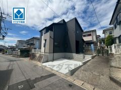 土井駅徒歩13分で、忙しい朝もゆとりの時間が持てます。スーパーやコンビニなども近く周辺環境充実。快適でゆとりのある生活空間で新生活を始めましょう^^