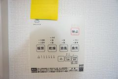 浴室暖房乾燥機付き＾＾梅雨の時期や花粉、PM2.5が酷いときなどの洗濯を干すのに重宝しそうですね＾＾