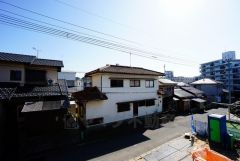 2階バルコニーからの眺望です。前面に遮るものがなく景色を一望できます。