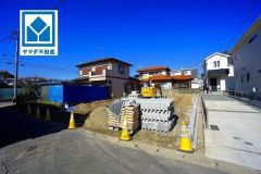 現地（2026年2月）撮影。子育てしやすい平屋＾＾スーパーやコンビニなども近く周辺環境充実。快適でゆとりのある生活空間で新生活を始めましょう^^