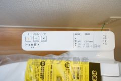 温水、暖房、ウォシュレット付の高機能トイレです。