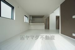 家族が集まる開放的なリビング。思い思いの時間を過ごしたり、家族みんなで食事をしたり、素敵な団らんの場になりますね＾＾