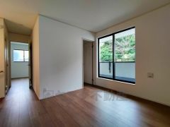 2階リビングとして、ファミリースペースとして、広めの主寝室として、様々な使い方がありそうです。