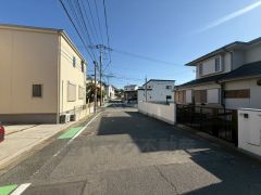 住人以外の車の進入も少なく、小さなお子様を持つご家庭にも安心です。