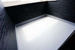 広々としたバルコニー。 天気のいい日にはお布団もまとめて干せそうですね＾＾ 陽当たり、風通し良好です＾＾