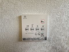 雨の日の洗濯も安心できる浴室暖房乾燥機付き浴室。リモコンで操作もボタン1つで簡単。