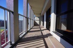 南側に面したバルコニーは日当たり良好です。お洗濯物も気持ちよく干せそうです。日光浴をしたり、星を眺めたりも良いですね^^