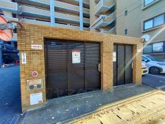 しっかりと扉の閉まるゴミ置き場。ゴミが散らかる心配もありません。