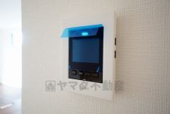 防犯性、セキュリティ対策に安心できるテレビモニター付きインターフォンです。セールスマン対策にもなり安心できます。