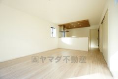 温かみのある雰囲気と、キッチンでの作業性を兼ね備え、家族の笑顔あふれる団らんのひと時をお過ごしいただける設計になっています。