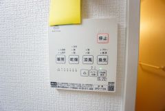浴室暖房乾燥機付き＾＾梅雨の時期や花粉、PM2.5が酷いときなどの洗濯を干すのに重宝しそうですね＾＾