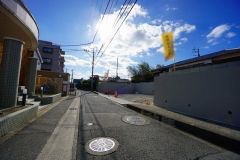 現地（2026年1月8日）撮影。大型車の通行が少なく、騒音や振動が少ないので静かで快適な生活を送れます。