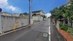 大型車の通行が少なく、騒音や振動が少ないので静かで快適な生活を送れます。