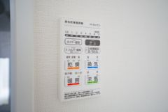 浴室暖房乾燥機付き＾＾梅雨の時期や花粉、PM2.5が酷いときなどの洗濯を干すのに重宝しそうですね＾＾