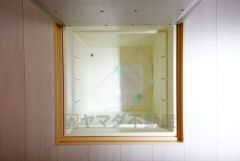 キッチンにある床下収納は、居住スペースを減らさずに買い置きの調味料や非常食などを保管することができます。