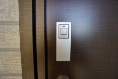 万が一落としてしまっても町の鍵屋さんなどでは簡単に合鍵を作ることができないので、防犯性が高く安心です。