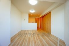 家族が集まる開放的なリビング。思い思いの時間を過ごしたり、家族みんなで食事をしたり、素敵な団らんの場になりますね＾＾