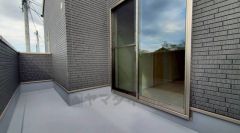 風通しも良く日当たり良好なバルコニーは、洗濯物を干すだけでなく、テーブルセットを置いて休日にブランチ、星を眺めながら晩酌もいいですね＾＾