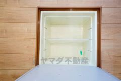 キッチンにある床下収納は、居住スペースを減らさずに買い置きの調味料や非常食などを保管することができます。