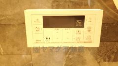 湯量・湯温の設定、そして保温までワンタッチのフルオートバス。便利な追い炊き機能付きです。