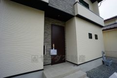 家の顔となる玄関扉がかっこいいと、たくさんの人を招き入れたくなりますね＾＾