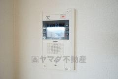 防犯性、セキュリティ対策に安心できるテレビモニター付きインターフォンです。セールスマン対策にもなり安心できます。