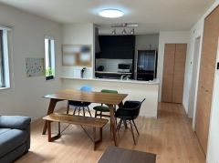 家族が集まる開放的なリビング。思い思いの時間を過ごしたり、家族みんなで食事をしたり、素敵な団らんの場になりますね＾＾