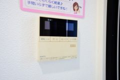 キッチン横からボタンひとつで操作が楽々。