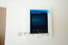 防犯性、セキュリティ対策に安心できるテレビモニター付きインターフォンです。セールスマン対策にもなり安心できます。