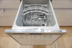 同仕様写真。炊事時間を大幅に短縮できる食器洗浄乾燥機付き＾＾食器を洗う手間が減るので家族とのコミュニケーションの時間や自分の時間が増えますね。