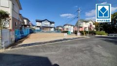 現地（2025年11月14日）撮影。バルコニーが2ヶ所に設置された光注ぐ空間設計＾＾洋室が4部屋あるので、お子様が大きくなっても安心ですね＾＾