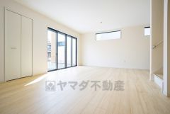 断熱性能の窓ガラスを採用。省エネ、光熱費カットにも貢献します。夏は涼しく、冬は暖かく快適に過ごせますよ＾＾