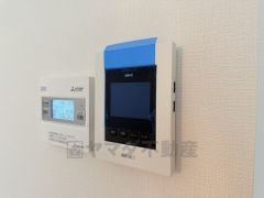 防犯性、セキュリティ対策に安心できるテレビモニター付きインターフォンです。セールスマン対策にもなり安心できます。