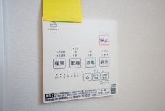 浴室暖房乾燥機付き＾＾梅雨の時期や花粉、PM2.5が酷いときなどの洗濯を干すのに重宝しそうですね＾＾