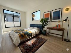 家具はイメージです。寛ぎの時間を紡ぎだす主寝室は、大型ベッドを置いても余裕の広さを確保しています。