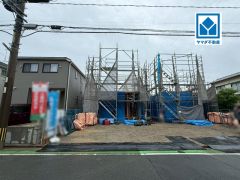 現地（2026年6月8日）撮影。三苫駅、天神行最寄りバス停徒歩8分。美和台小学校徒歩7分。毎日の通勤・通学・買い物がしやすく、快適に過ごせます。