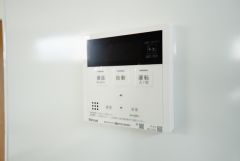 おいだき機能つきなのでお風呂に入る時間が異なるご家庭には嬉しいですね。ボタン一つで快適で便利な生活が＾＾
