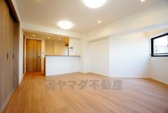 家族が集まる開放的なリビング。思い思いの時間を過ごしたり、家族みんなで食事をしたり、素敵な団らんの場になりますね＾＾