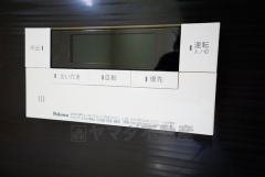 湯量・湯温の設定、そして保温までワンタッチのフルオートバス。便利な追い炊き機能付きです。