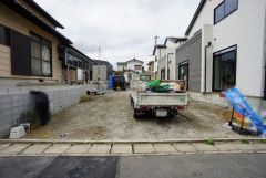 3台まで並列駐車できるので、急な来客時やお子様が成人して車を所有するようになっても安心です。