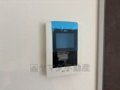 防犯性、セキュリティ対策に安心できるテレビモニター付きインターフォンです。セールスマン対策にもなり安心できます。