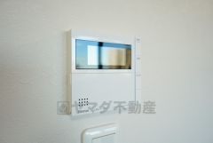 キッチン横からボタンひとつで操作が楽々。