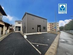 天神行バス停徒歩8分、都心へのアクセス良好。スーパーやコンビニなども近く周辺環境充実。快適でゆとりのある生活空間で新生活を始めましょう^^